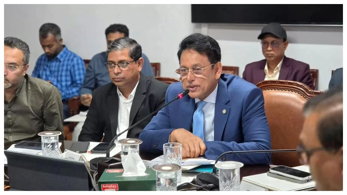 সচিবালয়ে শিক্ষা মন্ত্রণালয়ের মাধ্যমিক ও উচ্চশিক্ষা বিভাগে আয়োজিত এক আন্তঃমন্ত্রণালয় সভায় বুধবার কথা বলেন শিক্ষা এবং প্রাথমিক ও গণশিক্ষা মন্ত্রী আ ন ম এহছানুল হক মিলন। ছবি: ইউএনবি