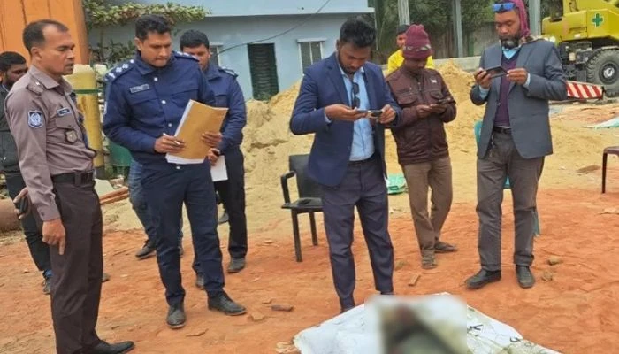 সীতাকুণ্ডে শিপ রিসাইক্লিং ইয়ার্ডে ডাকাতদের হামলায় ২ প্রহরী নিহত