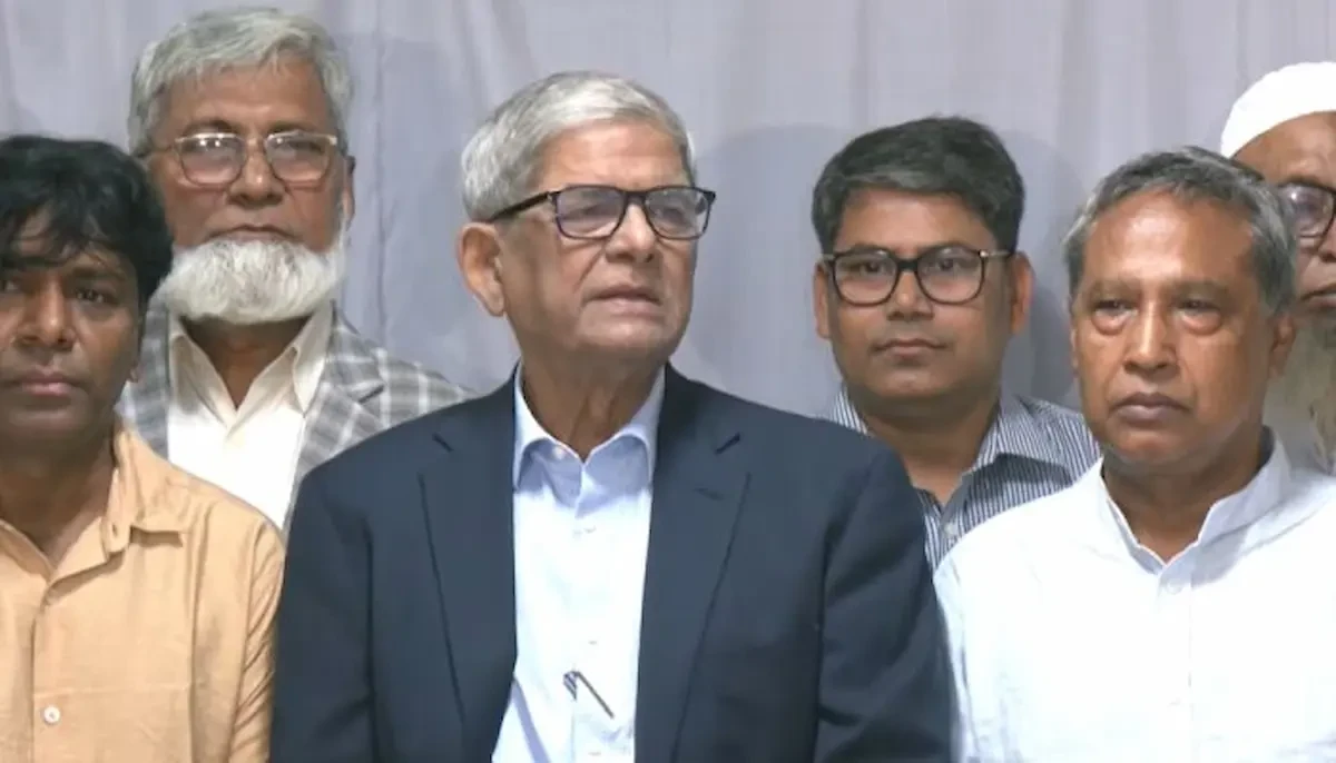 সাংবাদিকদের সাথে কথা বলছেন স্থানীয় সরকার মন্ত্রী মির্জা ফখরুল ইসলাম আলমগীর।ছবি: সংগৃহীত