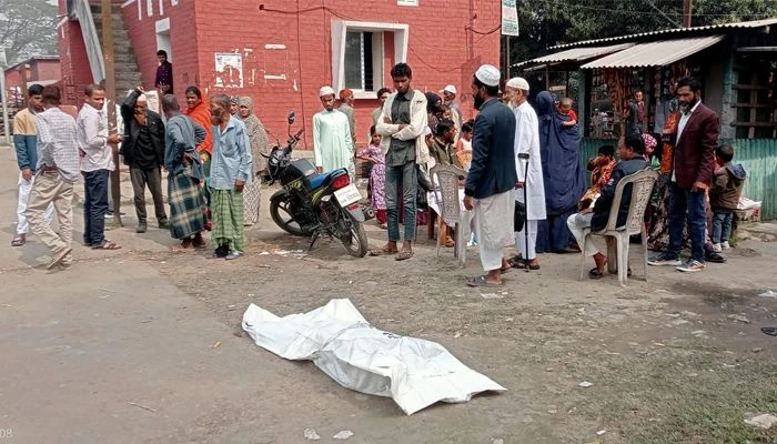 ময়মনসিংহের গৌরীপুরে সোমবার ট্রেনের নিচে ঝাঁপিয়ে পড়ে লামিয়া আক্তার মিম নামে এক কলেজছাত্রী আত্মহত্যা করেছে। ছবি: সংগৃহীত