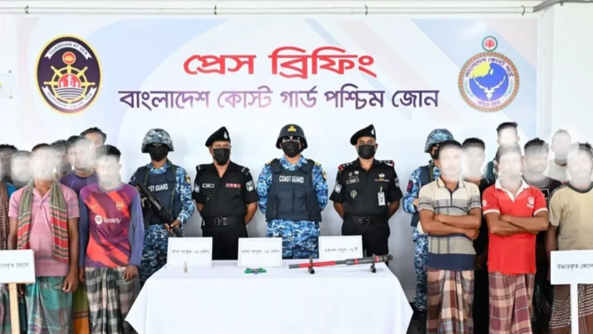 সুন্দরবনে বনদস্যুদের কবল থেকে ২১ জেলেকে উদ্ধার করেছে বাংলাদেশ কোস্ট গার্ড