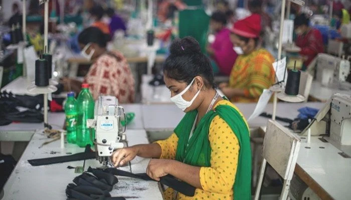 ২০২৬ সালের নির্বাচনের প্রভাব সম্পর্কে বাংলাদেশের পোশাক শ্রমিক এবং রয়টার্সের প্রতিবেদন। ছবি: সংগৃহীত