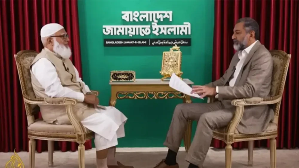 আল জাজিরার সাংবাদিক শ্রীনিবাসন জৈন এর সাথে জামায়াত আমীর ডা. শফিকুর রহমান।ছবি: সংগৃহীত