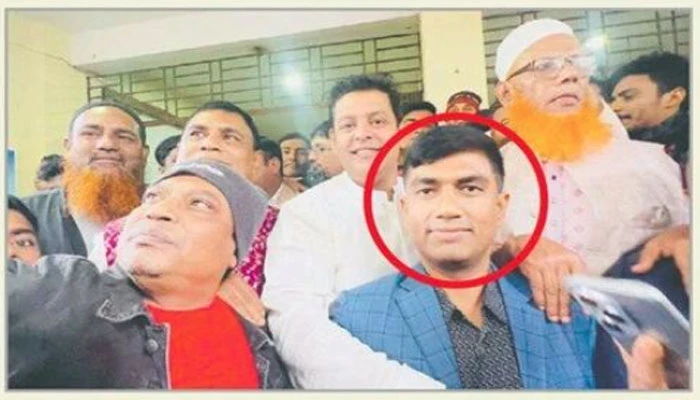 জালিয়াতির অভিযোগে অভিযুক্ত মোশারফ অরুফে খাড়া মোশারফ। ছবি: সংগৃহীত