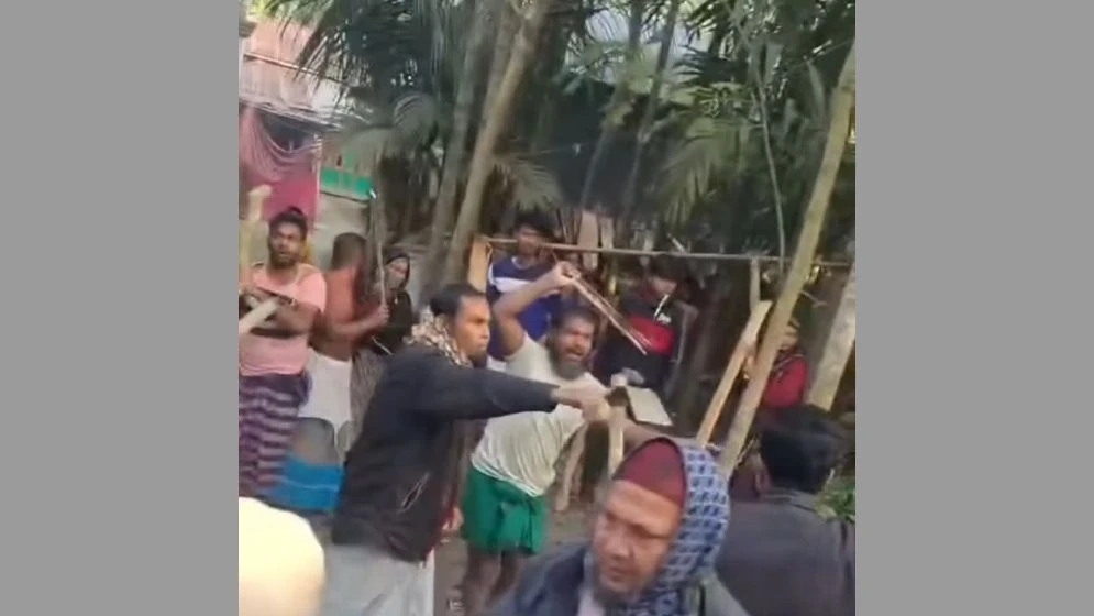 ভোলার বোরহানউদ্দিনে নির্বাচনি প্রচারণাকে কেন্দ্র করে বিএনপি-জামায়াতের মধ্যে সংঘর্ষের ঘটনা ঘটেছে। ছবি: সংগৃহীত