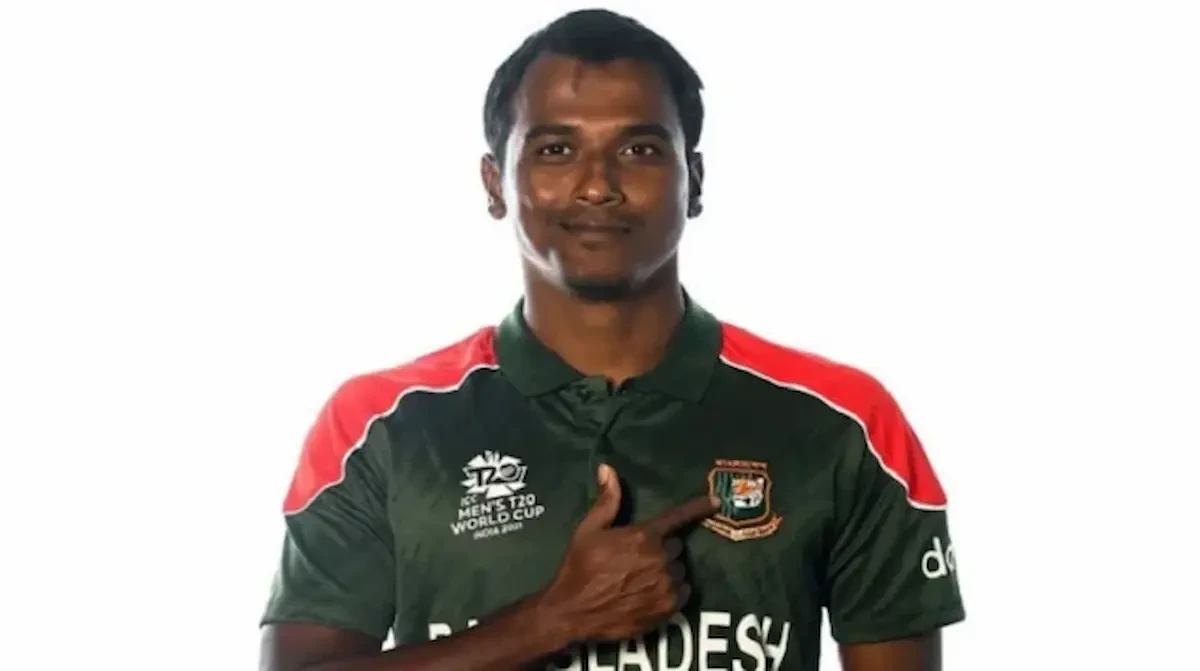 জাতীয় দলের জার্সি গায়ে রুবেল হোসেন। ছবি: সংগৃহীত