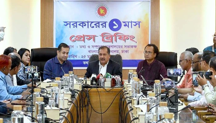 সচিবালয়ে সংবাদ ব্রিফিং করছেন তথ্য ও সম্প্রচার মন্ত্রী জহির উদ্দিন স্বপন। ছবি: সংগৃহীত