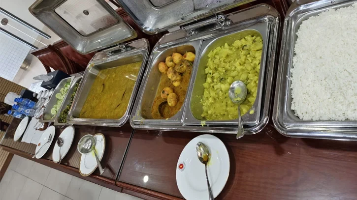 প্রধানমন্ত্রী তারেক রহমানের অফিসে দুপুরের খাবার ও বিকেলের নাস্তার বাজেট ১৫০ টাকা। ছবি: সংগৃহীত