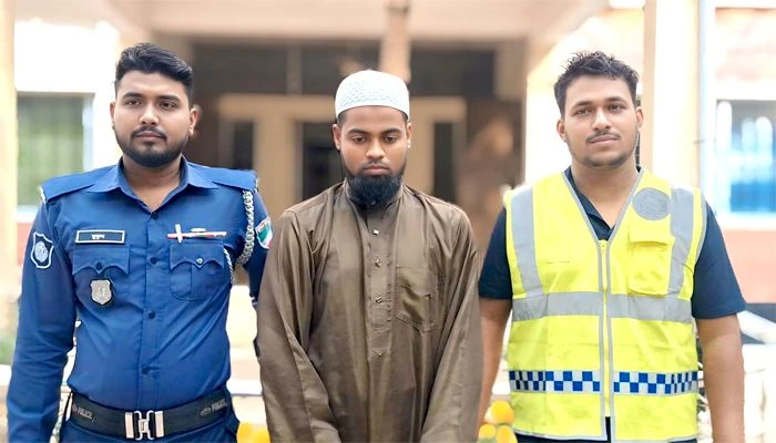 গ্রেপ্তার মো. ওমর ফারুক। ছবি: সংগৃহীত