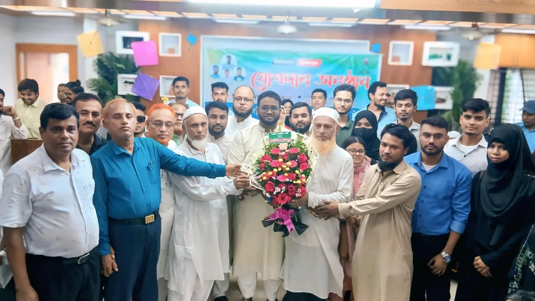 বাংলাদেশ জাতীয়তাবাদী দল (বিএনপি) ও গণঅধিকার পরিষদ থেকে দুই শতাধিক নেতাকর্মী আনুষ্ঠানিকভাবে জাতীয় নাগরিক পার্টি (এনসিপি)-তে যোগদান করেছেন। ছবি: সংগৃহীত