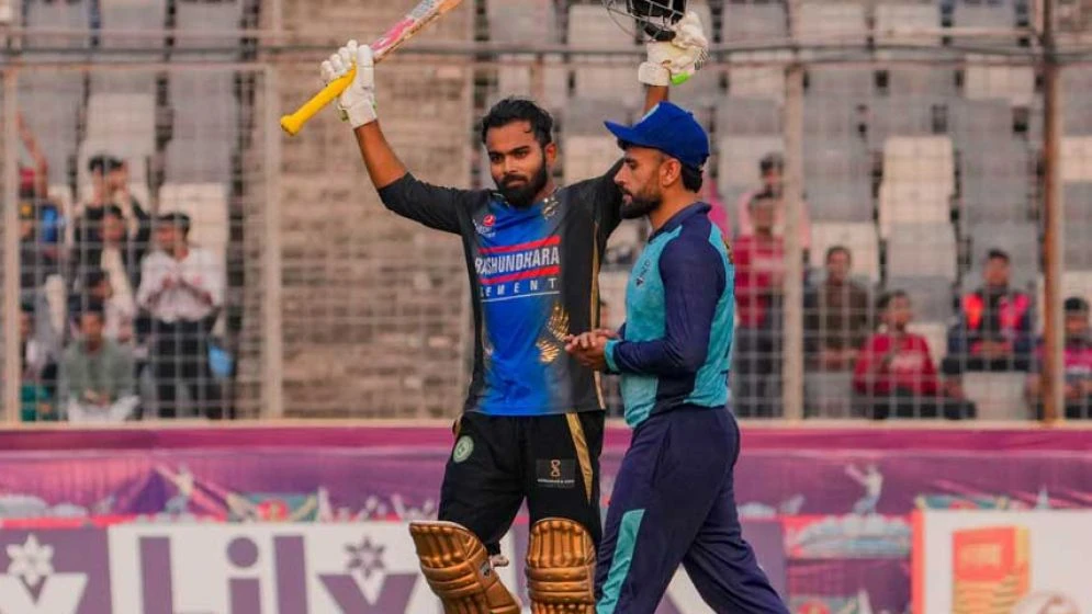 ইসাখিলের রেকর্ড গড়া ম্যাচে নায়ক তাওহীদ হৃদয়