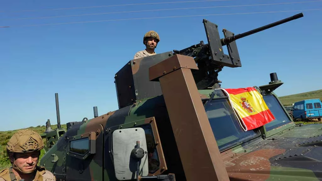 নেটো দেশগুলোর মহড়ায় স্পেনের সেনারা। ছবি: রয়টার্স
